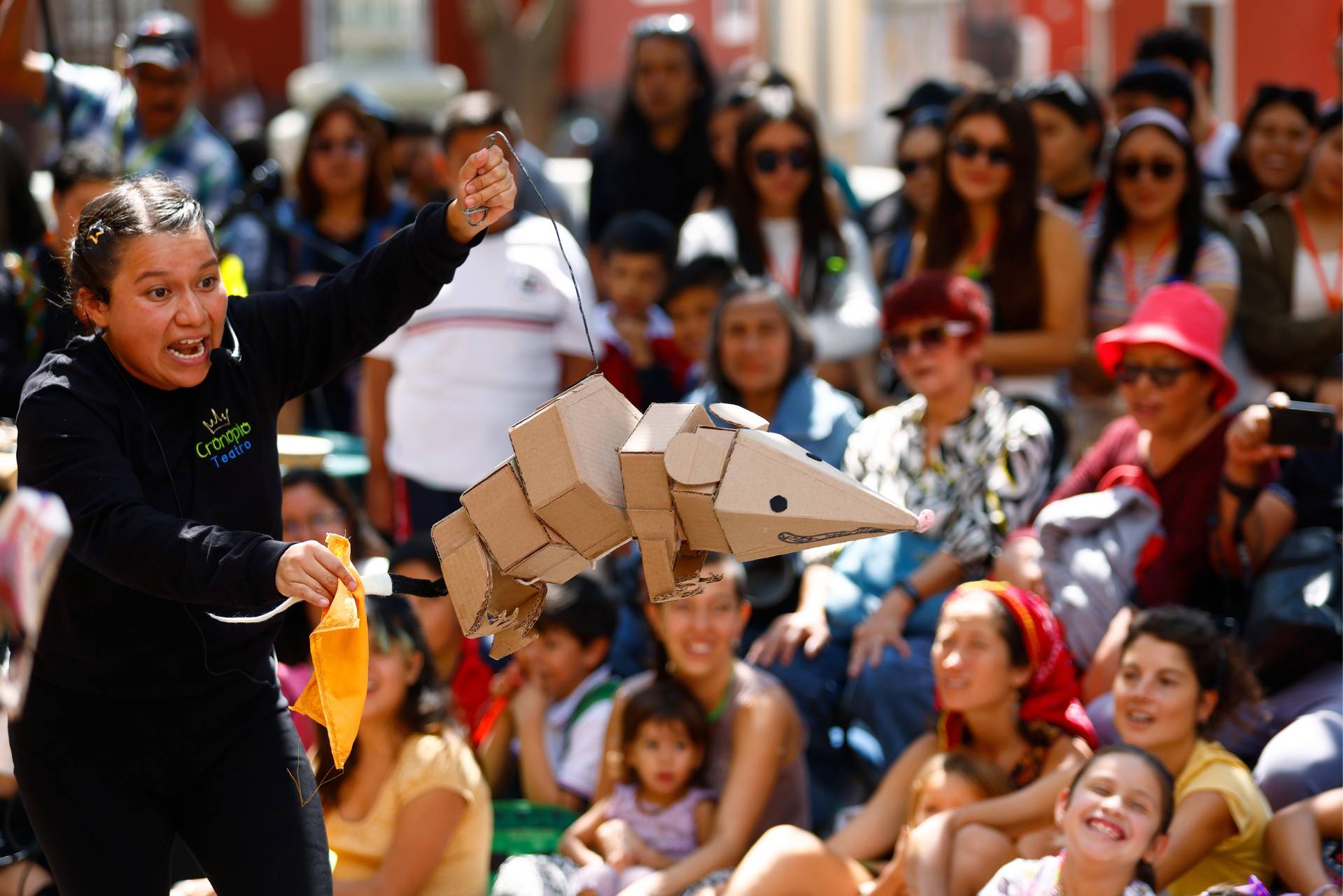 El teatro callejero y la música de cámara  marcan el octavo día de actividades en el 52 FIC