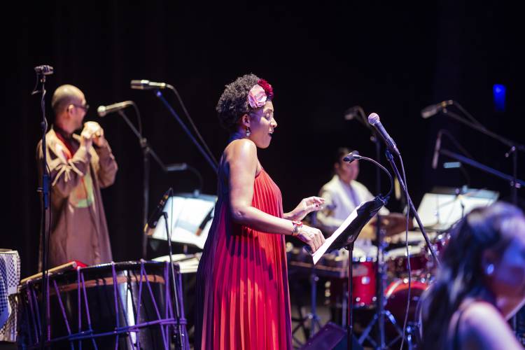 La colaboración y la improvisación, protagonistas de la noche del domingo en el 53 FIC