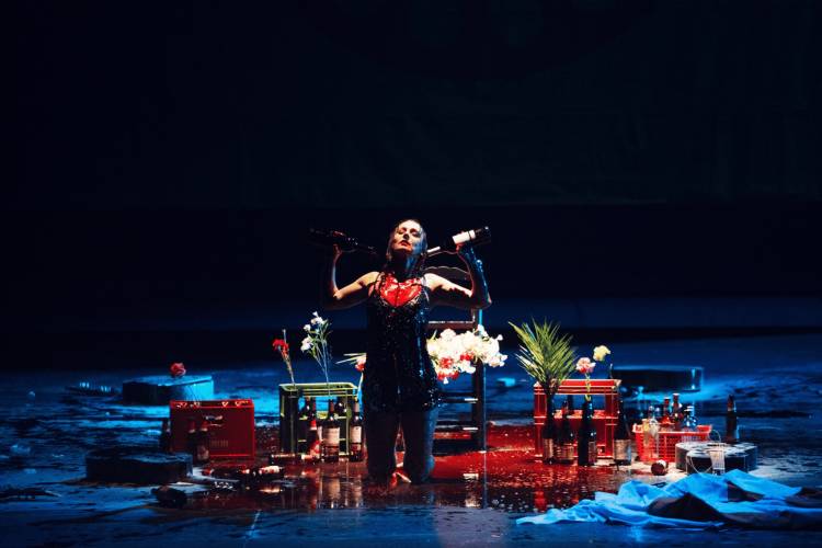 En el 53 FIC, Angélica Liddell crea una ceremonia única que conecta con lo más profundo del dolor