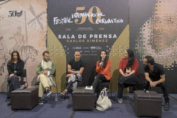 Conferencia de Prensa Paté de Fua, Merlin Puppet Theatre, Physical Momentum y Coro Acardenchado