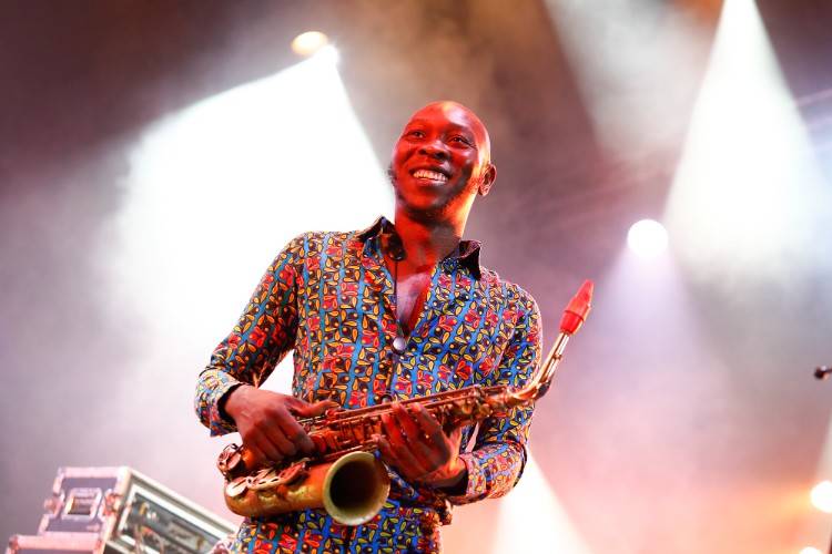 Afrobeat desenfrenado, ska y rock toman escenarios del FIC 