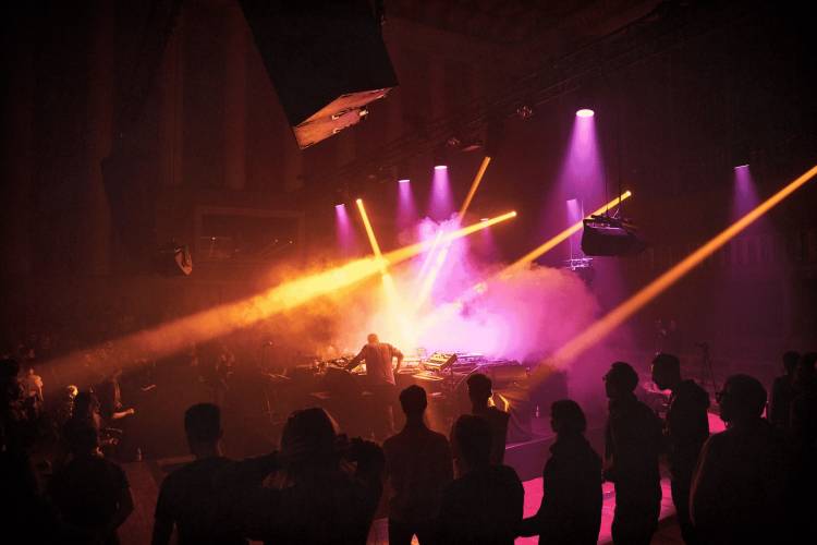 La sesión de música electrónica “Circle of Live”, del artista sueco Sebastian Mullaert, llegará al 53 FIC