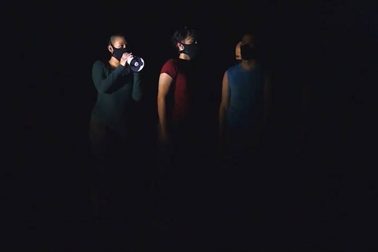 SONIDO Y SILENCIO CONTRASTAN EN LA OFERTA ESCÉNICA DEL FIC 49