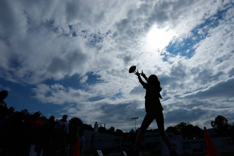 Con clínica de tochito NFL inician las actividades deportivas del FIC 51