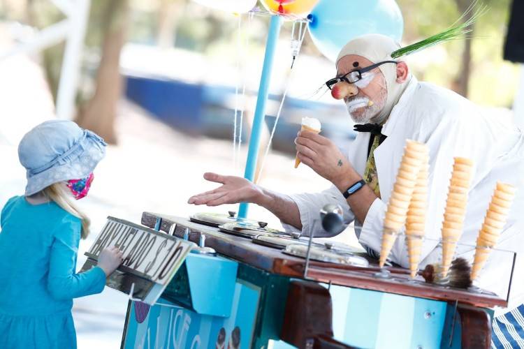 Teatro callejero, clases de jazz y música antigua toman espacios del FIC 50 